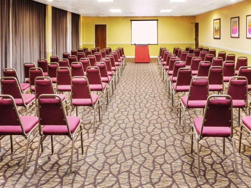 Ramada By Wyndham Salt Lake City North Temple Екстер'єр фото