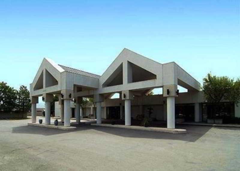 Ramada By Wyndham Salt Lake City North Temple Екстер'єр фото