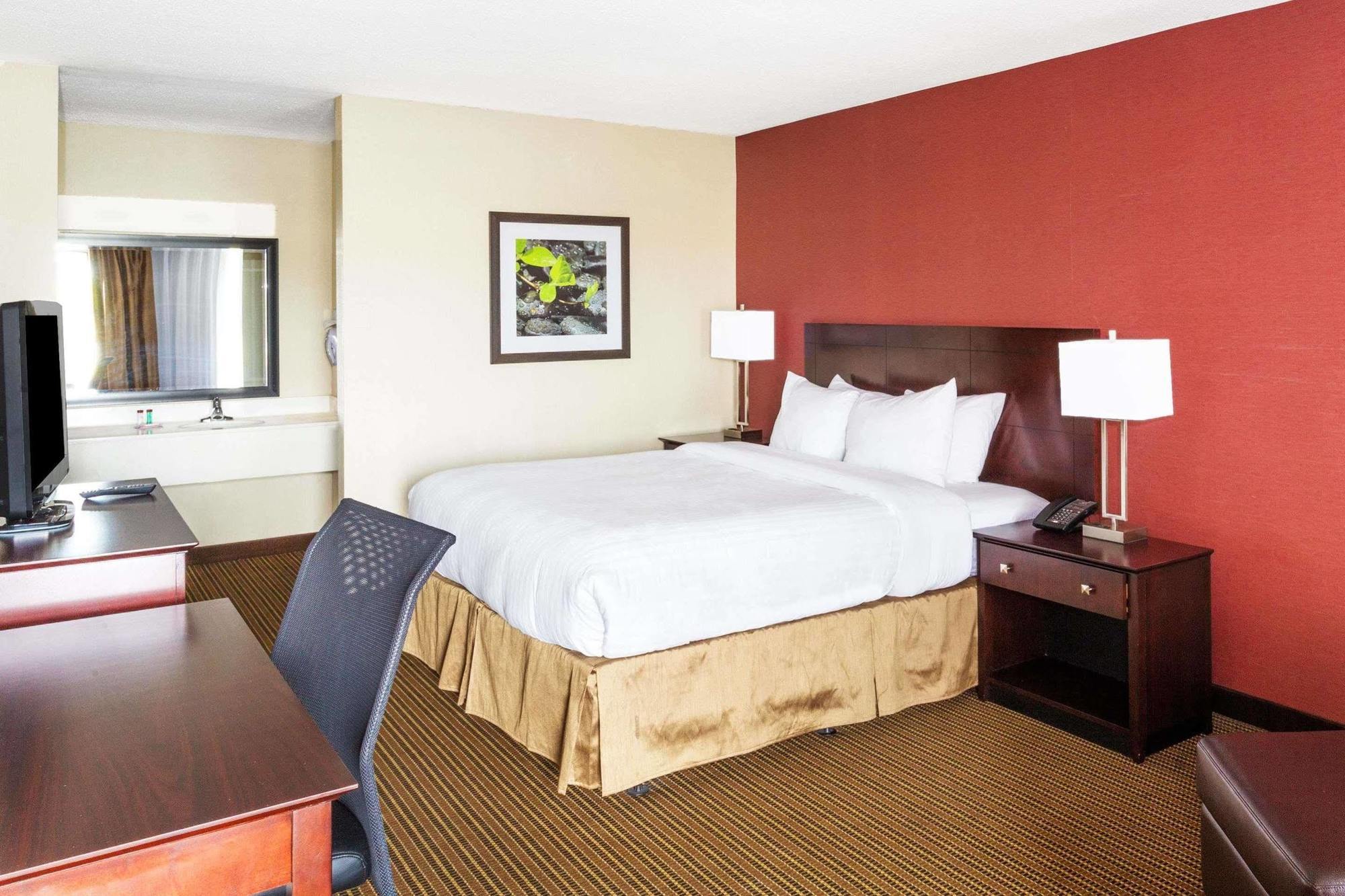 Ramada By Wyndham Salt Lake City North Temple Екстер'єр фото